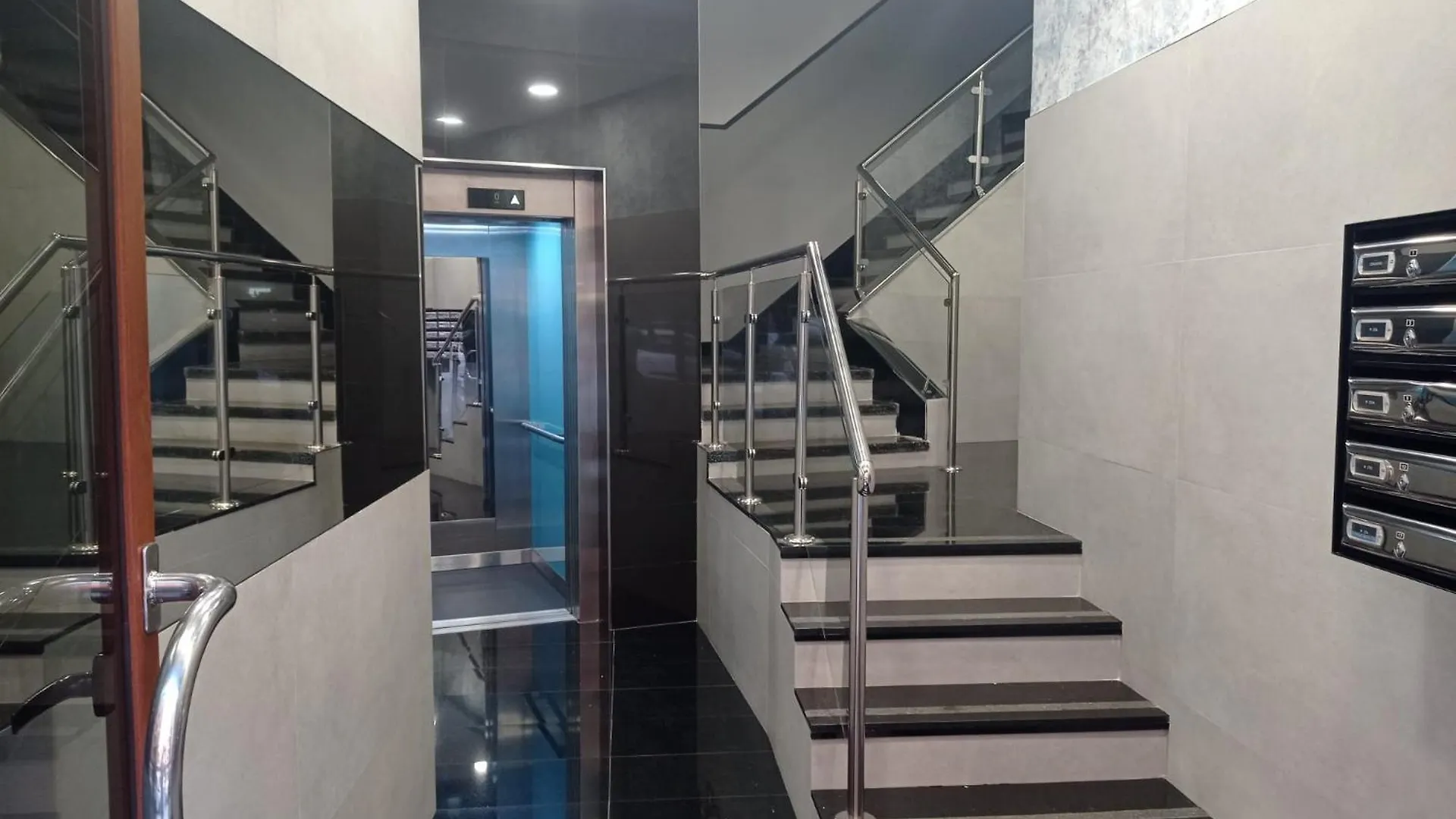 Apartamento Amplio, Luminoso Y Moderno Cerca Del Casco Viejo Bilbao