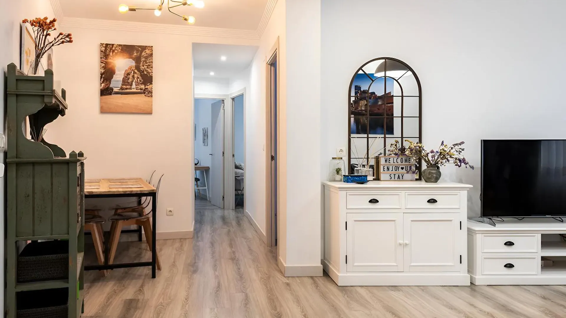 Apartamento Amplio, Luminoso Y Moderno Cerca Del Casco Viejo Bilbao 0*,  España